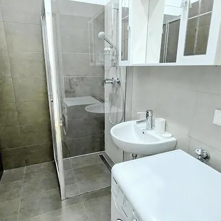 Cozy Apartment- 5 Minutes To Danube River Vienna Exterior photo