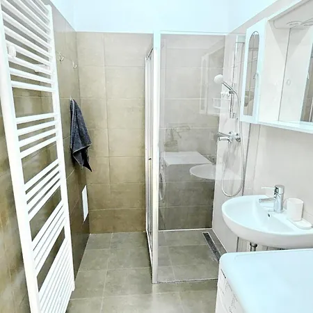 Cozy Apartment- 5 Minutes To Danube River Vienna Exterior photo